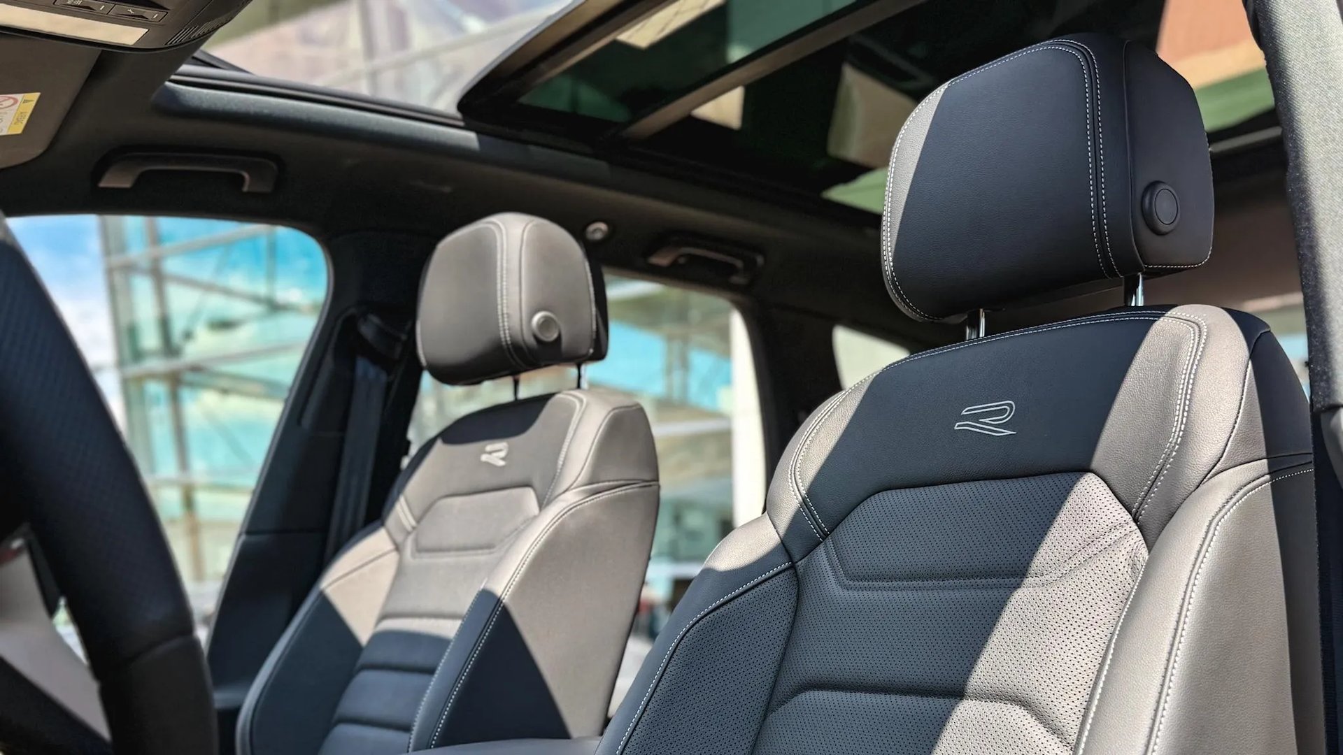Noul Touareg R-Line V6 TDI