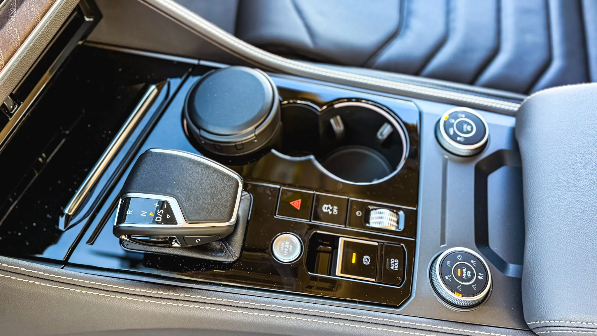 Imaginea unui Touareg Elegance V6 TDI