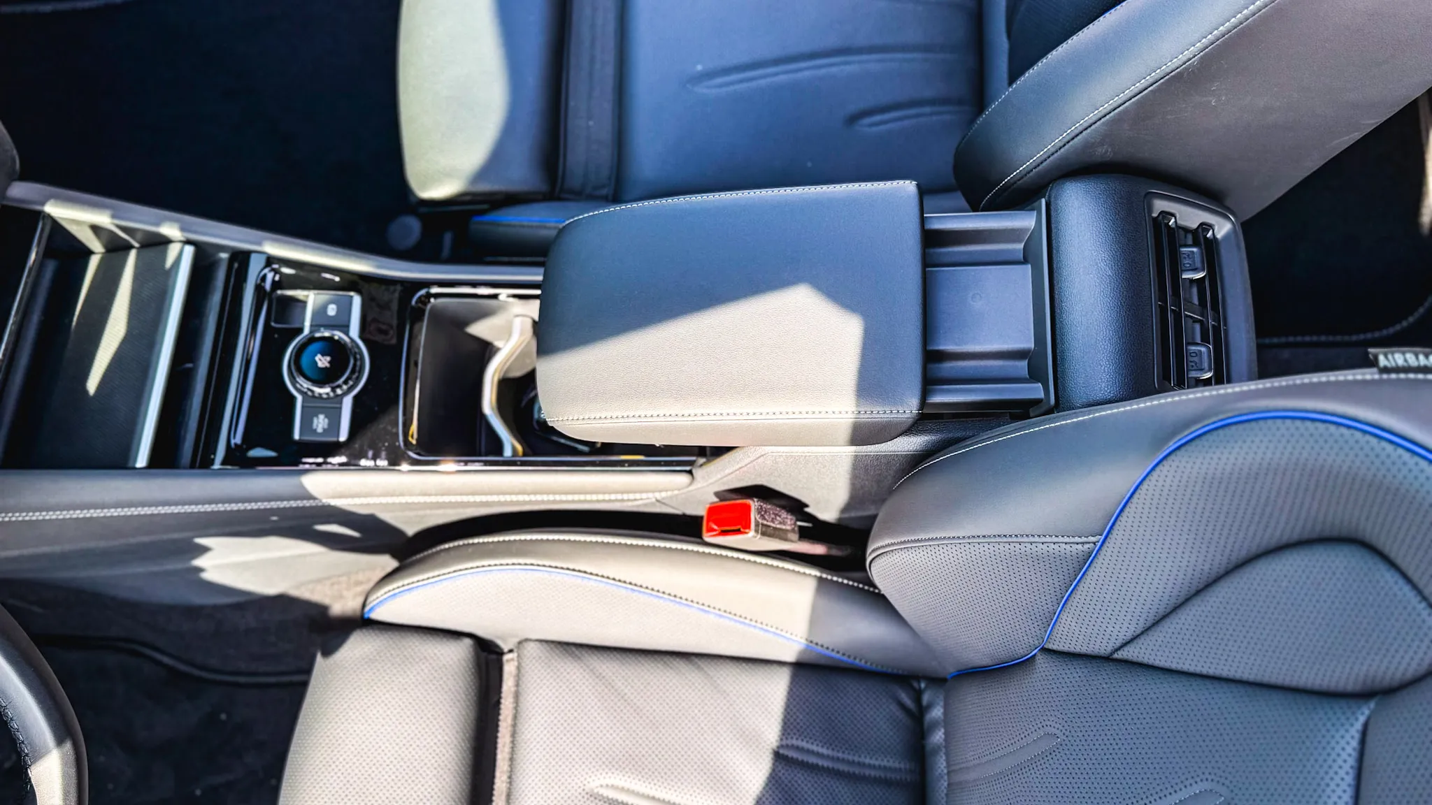 Imaginea unui Tayron R-Line TSI Hybrid