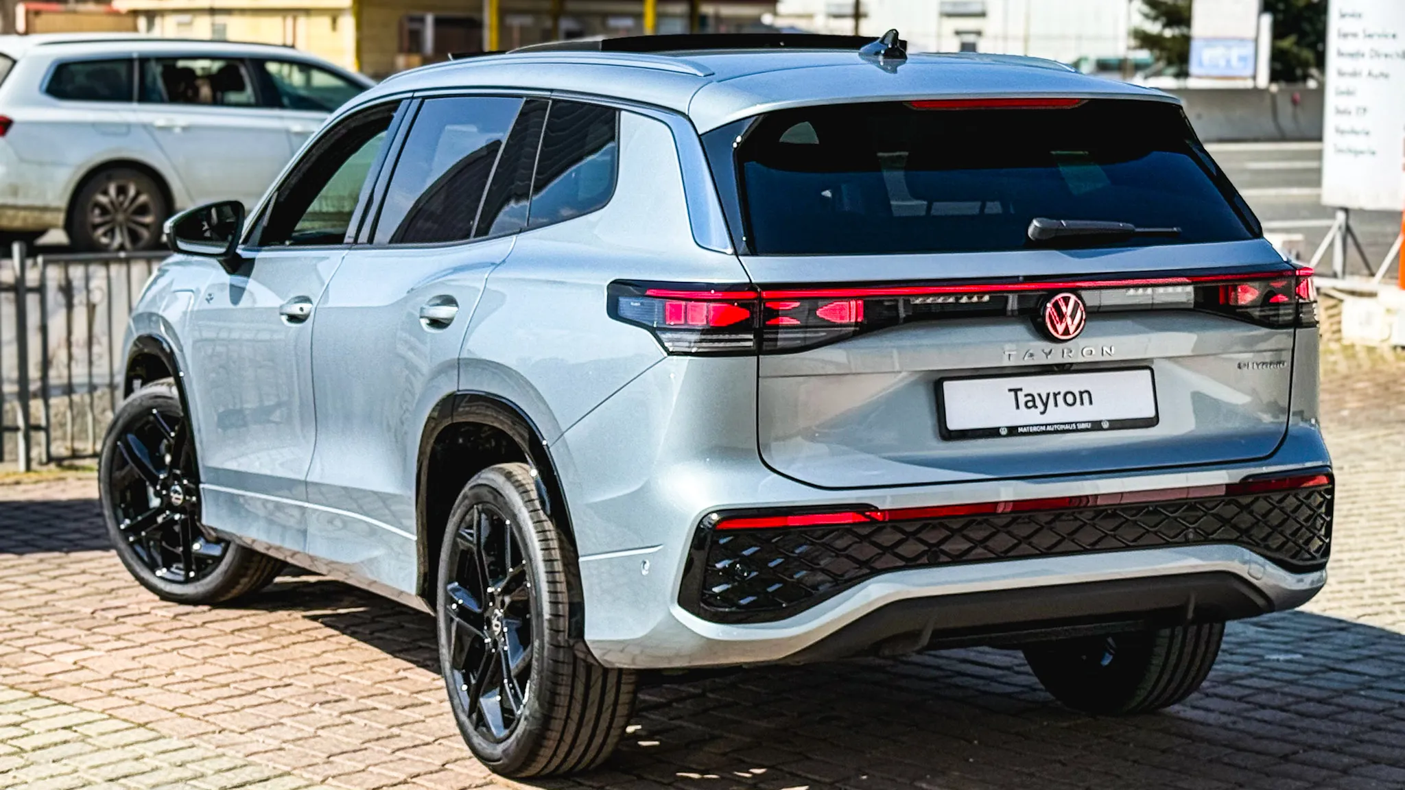 Imaginea unui Tayron R-Line TSI Hybrid