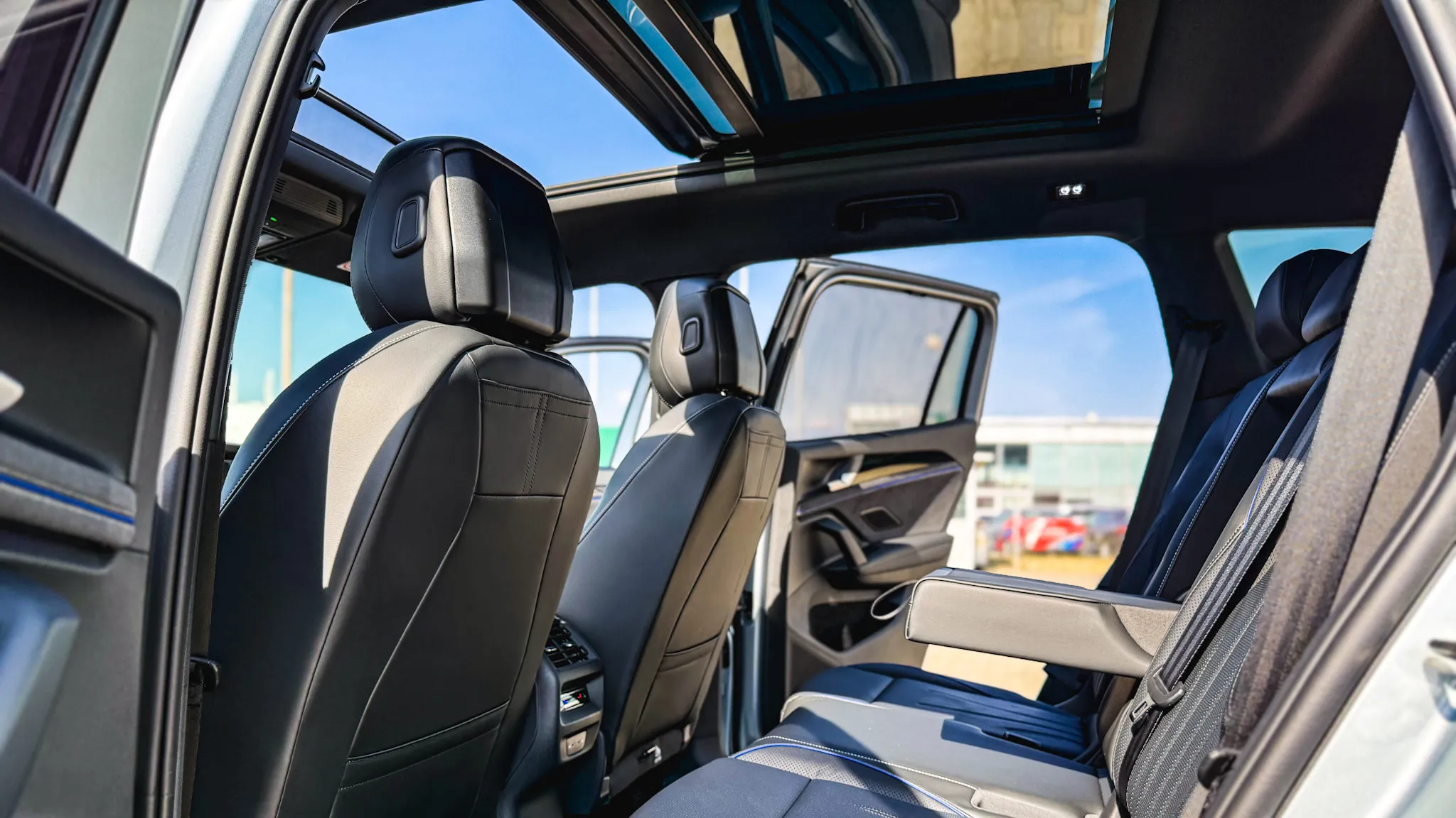 Imaginea unui Tayron R-Line TSI Hybrid