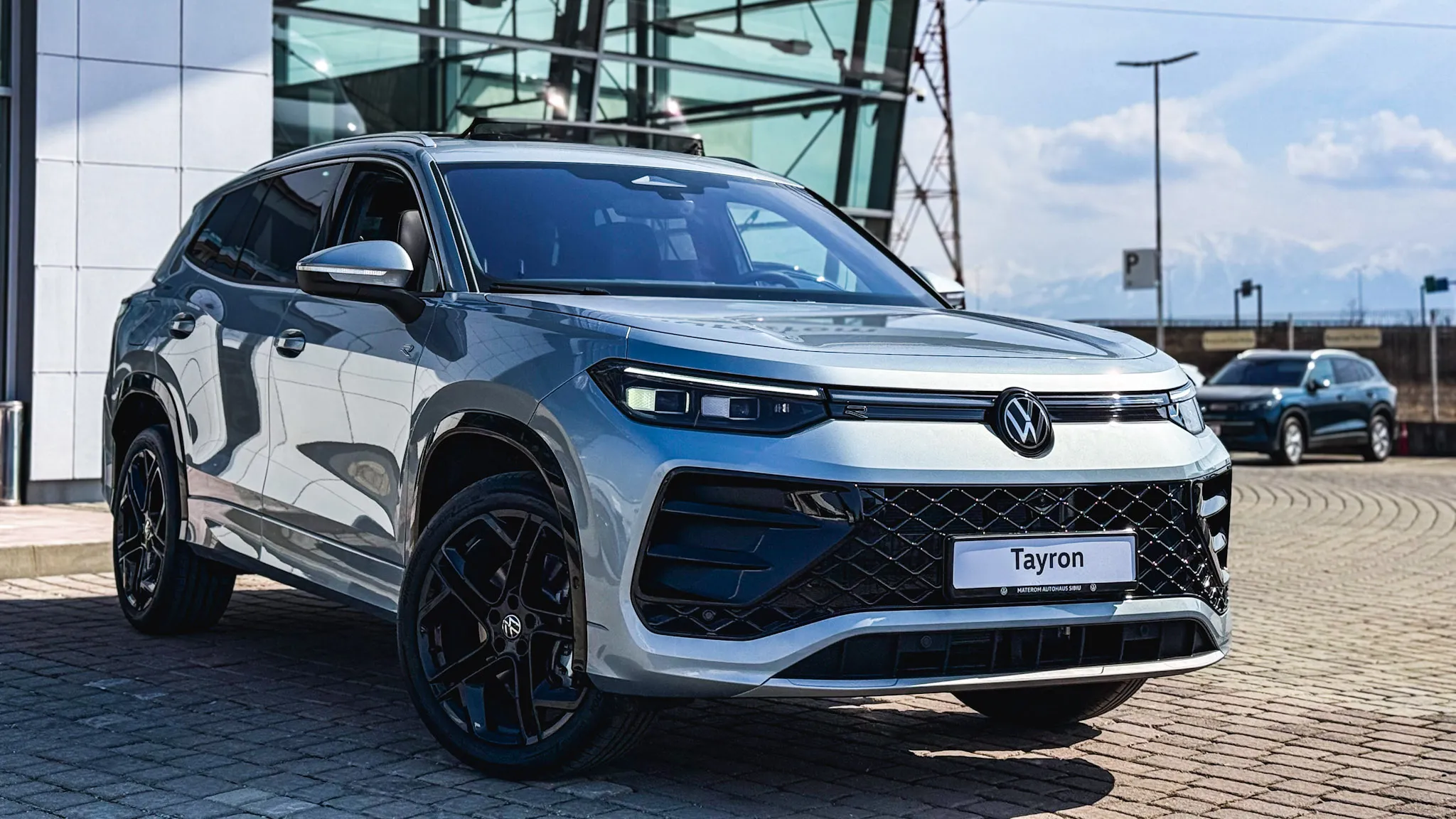 Imaginea unui Tayron R-Line TSI Hybrid