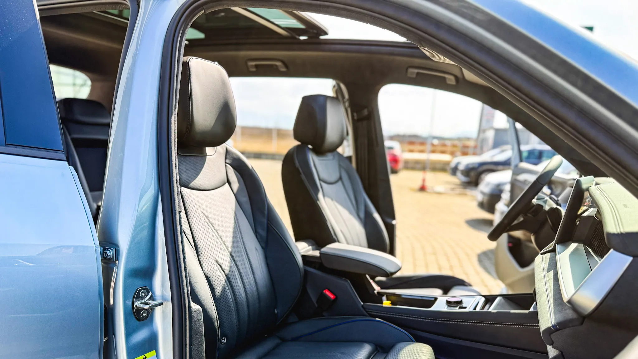 Imaginea unui Tayron R-Line TSI Hybrid