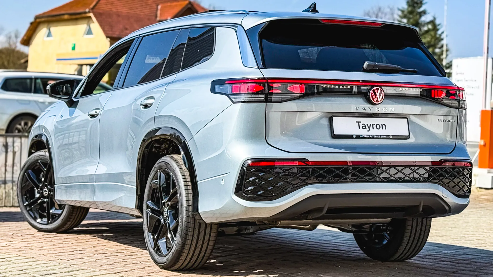 Imaginea unui Tayron R-Line TSI Hybrid