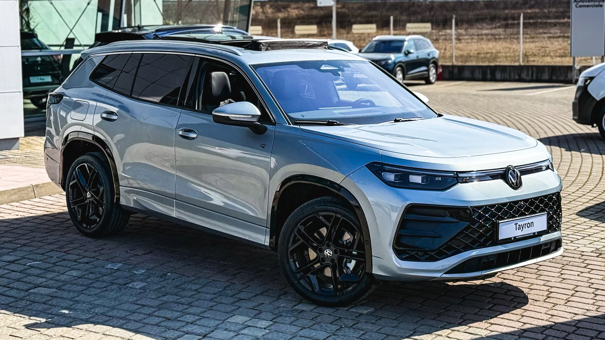 Imaginea unui Tayron R-Line TSI Hybrid