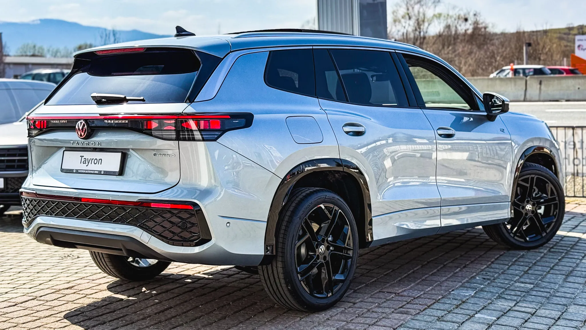 Imaginea unui Tayron R-Line TSI Hybrid