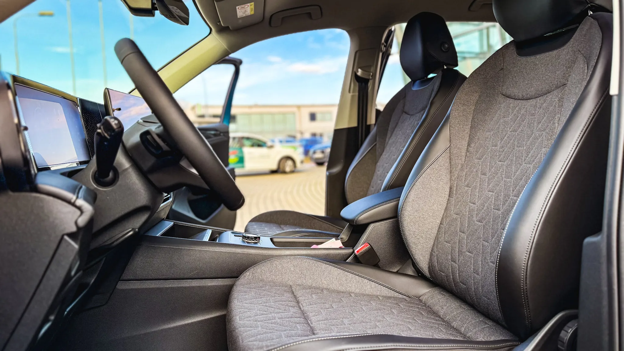 Imaginea unui Noul Tiguan Life Hybrid 1,5 TSI DSG