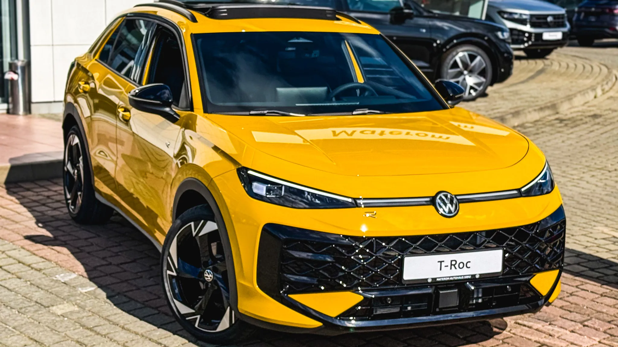 Imaginea unui Noul T-Roc R-Line 1.5 eTSI DSG
