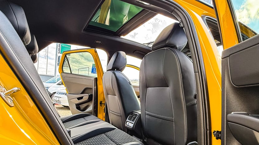 Imaginea unui Noul T-Roc R-Line 1.5 eTSI DSG