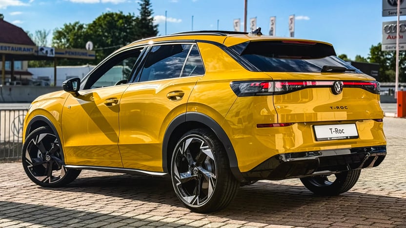 Imaginea unui Noul T-Roc R-Line 1.5 eTSI DSG