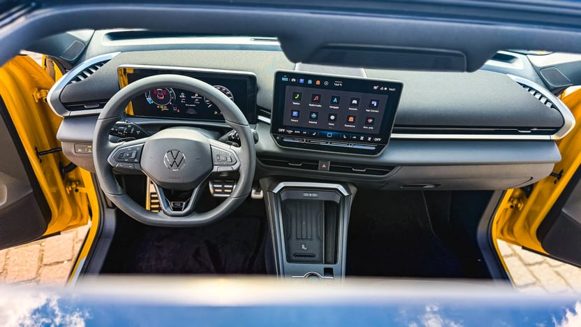 Imaginea unui Noul T-Roc R-Line 1.5 eTSI DSG