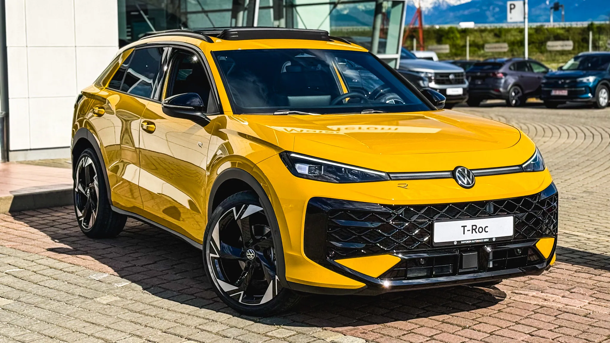 Imaginea unui Noul T-Roc R-Line 1.5 eTSI DSG