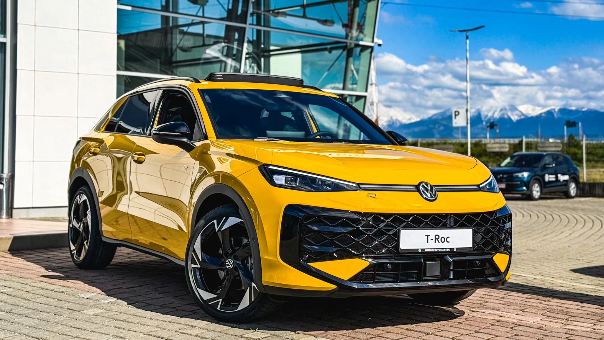 Imaginea unui Noul T-Roc R-Line 1.5 eTSI DSG