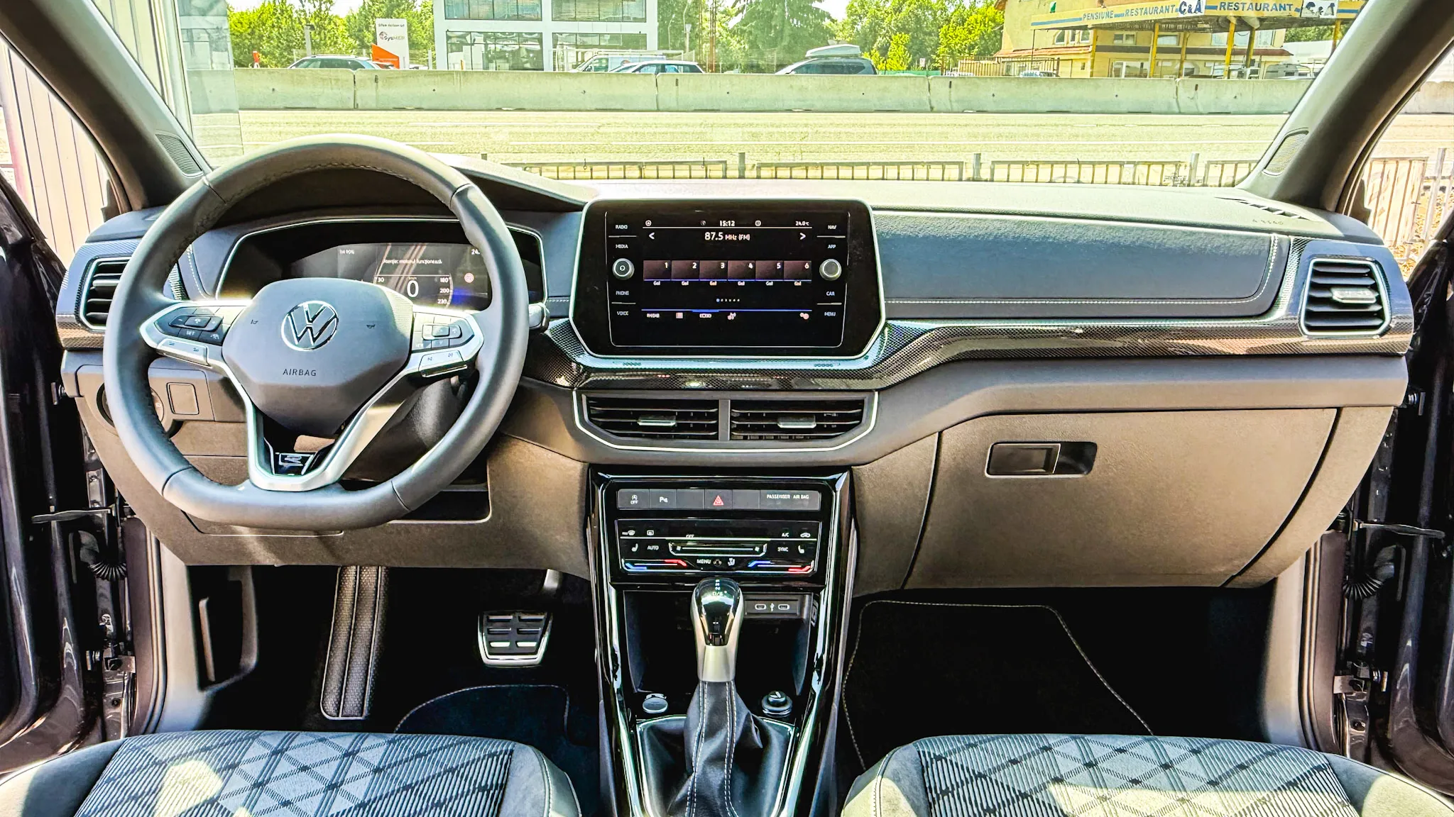 Imaginea unui T-Cross Sport 1.5 TSI DSG