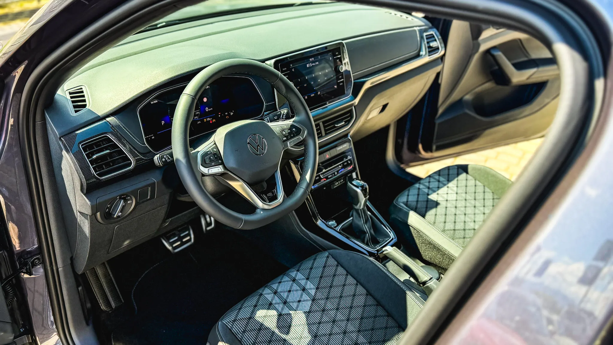 Imaginea unui T-Cross Sport 1.5 TSI DSG