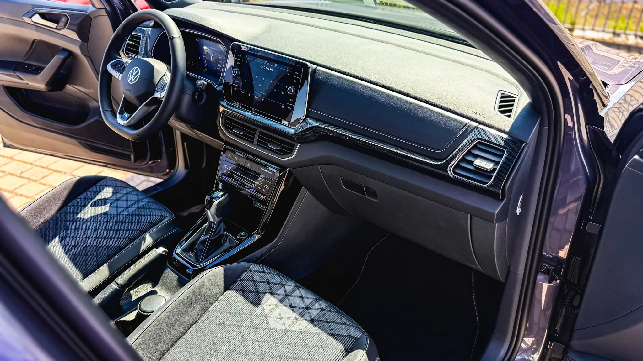 Imaginea unui T-Cross Sport 1.5 TSI DSG