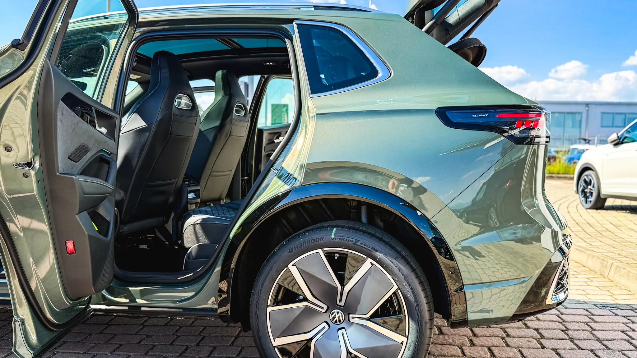 Imaginea unui Tiguan Sport Hybrid 1,5 TSI DSG