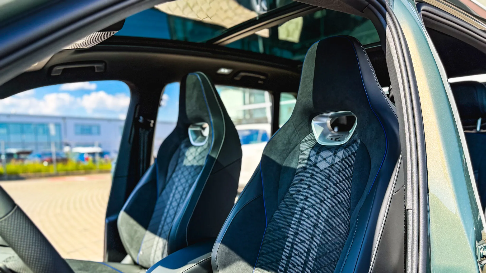 Imaginea unui Tiguan Sport Hybrid 1,5 TSI DSG