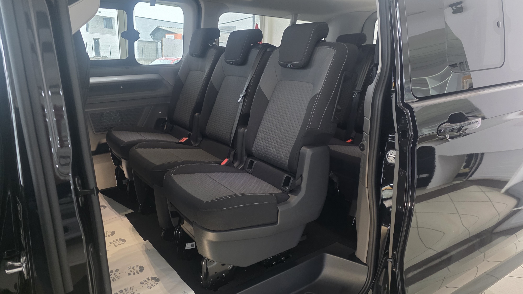 Slika T7 Caravelle Life LR