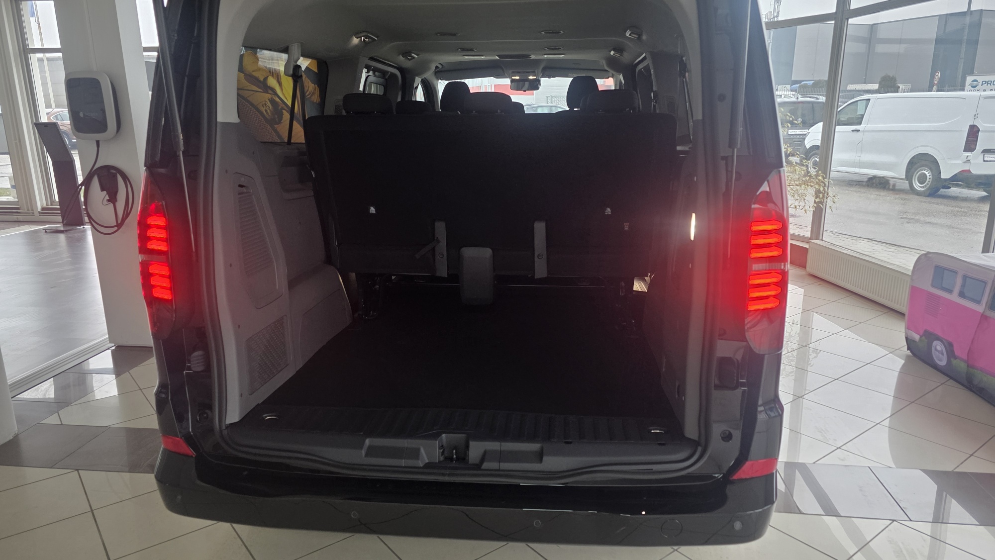 Slika T7 Caravelle Life LR