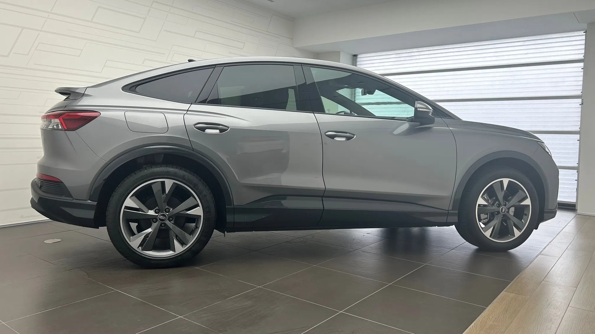 Q4 Sportback 45 e-tron