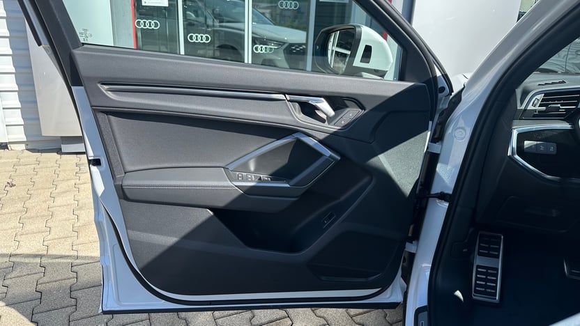 Obrázok Q3 Sportb. Sport edition 40 TFSI quattro