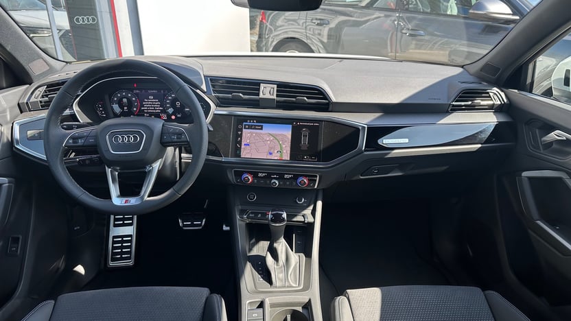 Obrázok Q3 Sportb. Sport edition 40 TFSI quattro