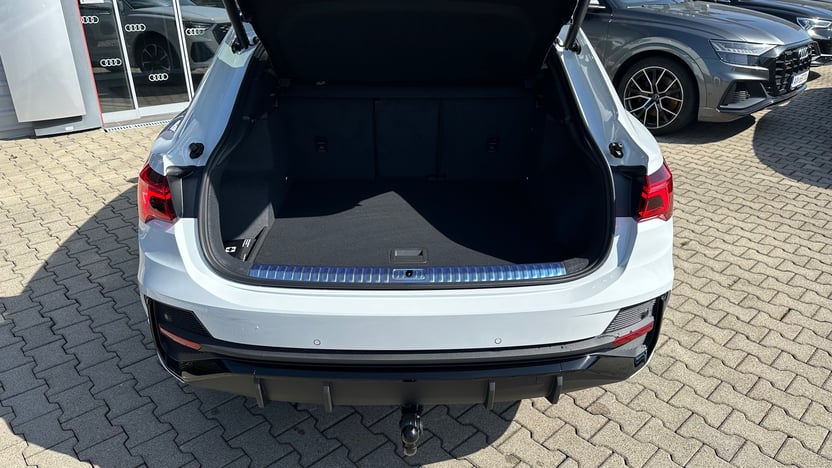 Obrázok Q3 Sportb. Sport edition 40 TFSI quattro