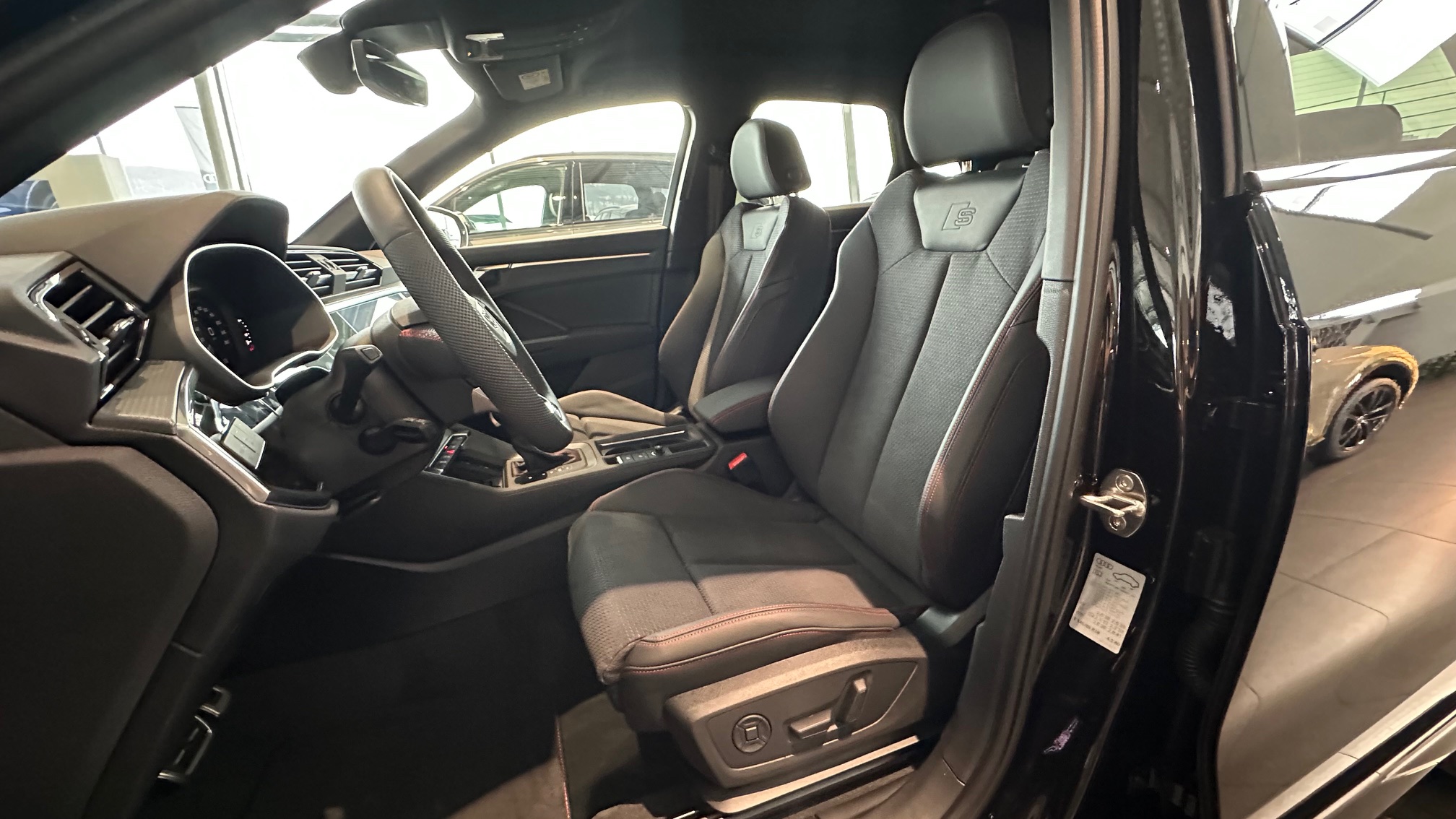 Obrázok Q3 Sport edition 40 TFSI quattro STR