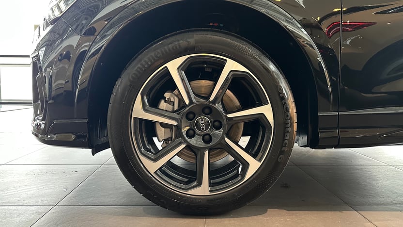 Obrázok Q3 Sport edition 40 TFSI quattro STR