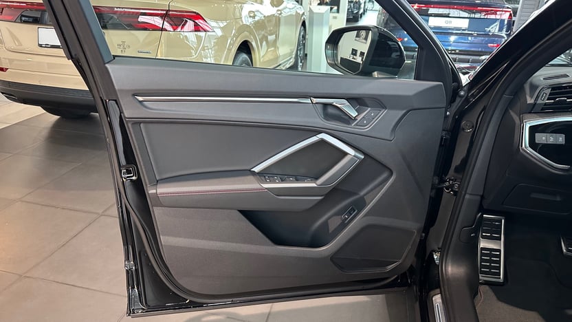 Obrázok Q3 Sport edition 40 TFSI quattro STR