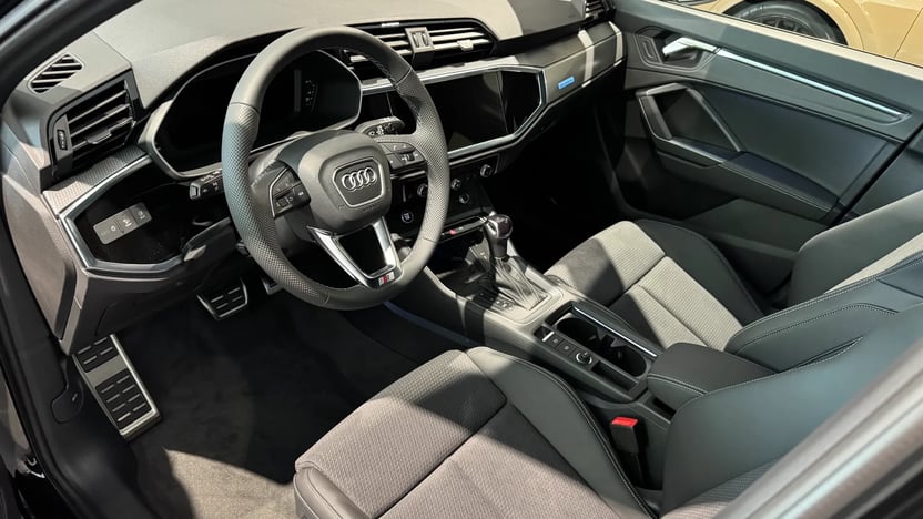 Obrázok Q3 Sport edition 40 TFSI quattro STR