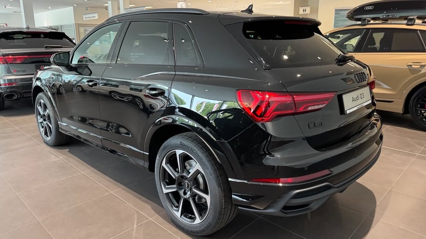 Obrázok Q3 Sport edition 40 TFSI quattro STR