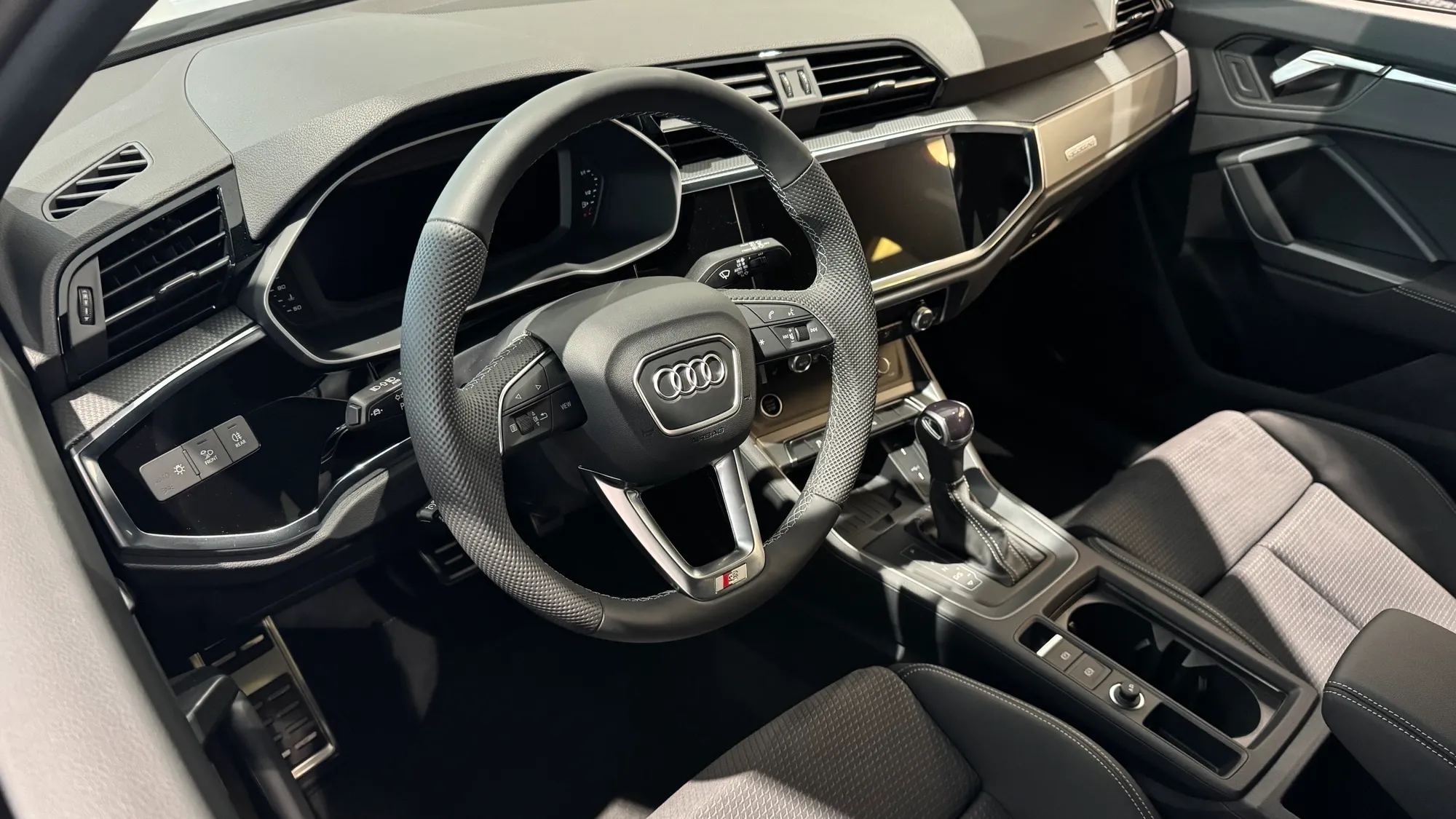 Obrázok Q3 Sport edition 40 TFSI quattro STR