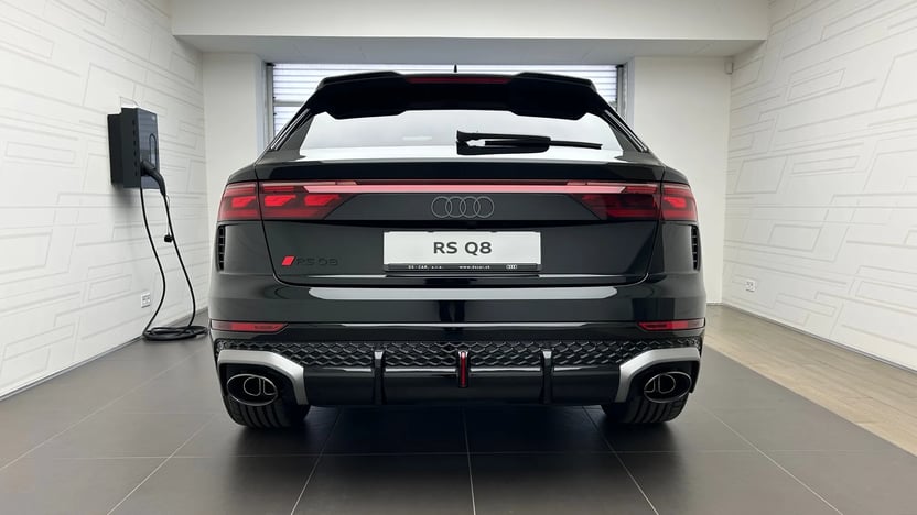 Obrázok RSQ8 performance TFSI quattro