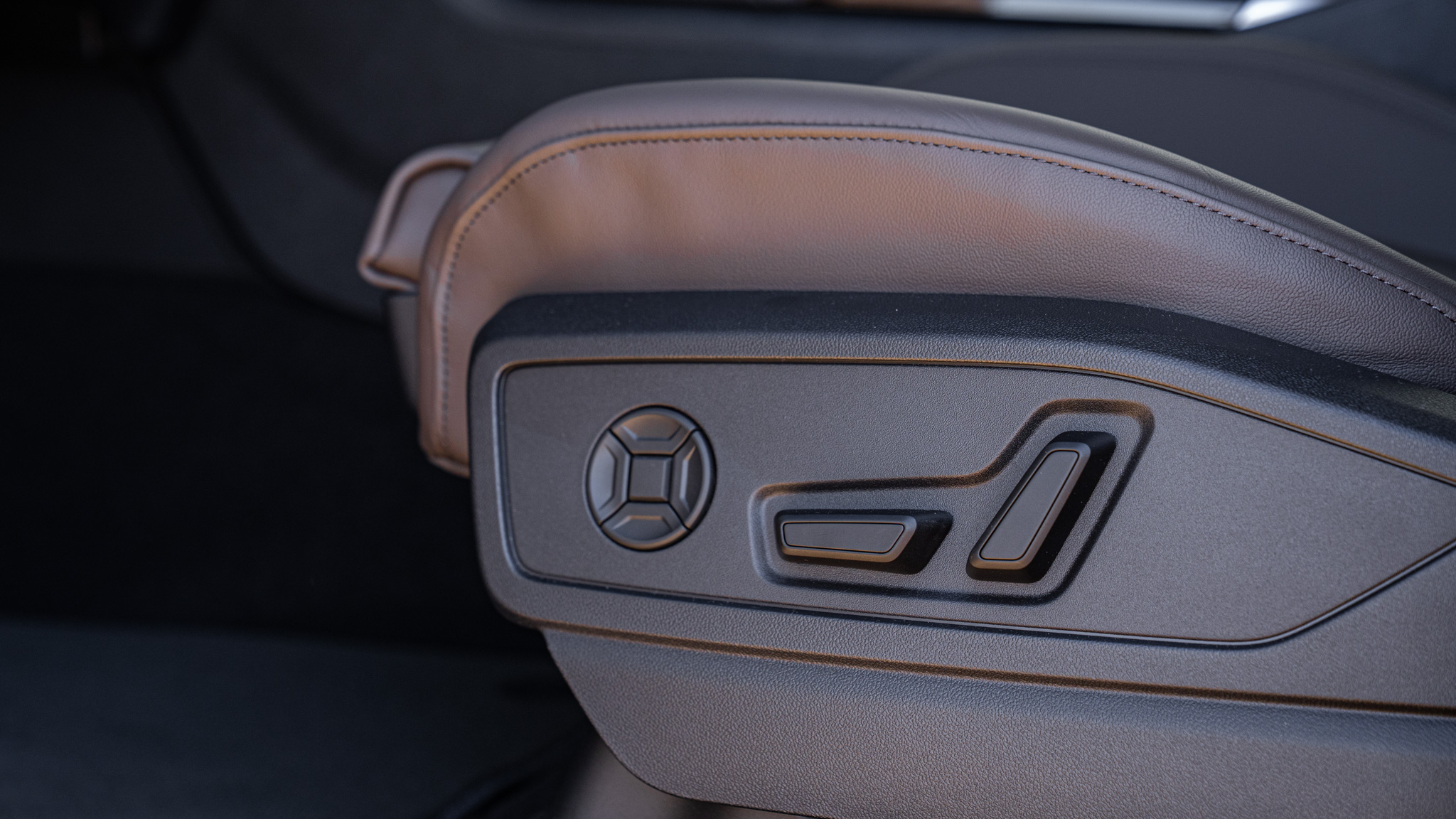 Obrázok Q5 SUV TDI quattro 150kW STR