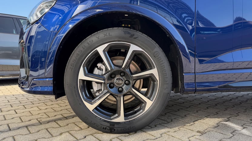 Obrázok Q3 Sportb. Sport edition 40 TFSI quattro