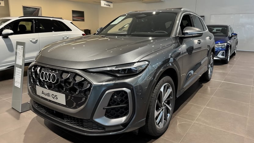 Obrázok Q5 SUV TDI quattro 150kW STR