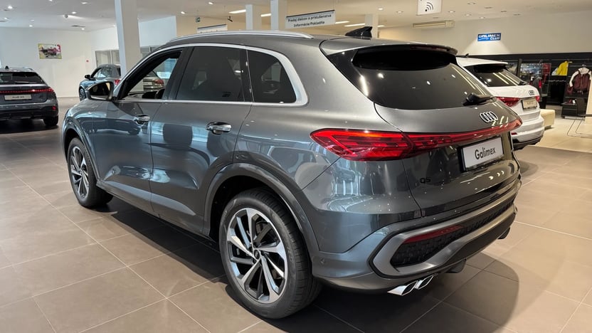 Obrázok Q5 SUV TDI quattro 150kW STR