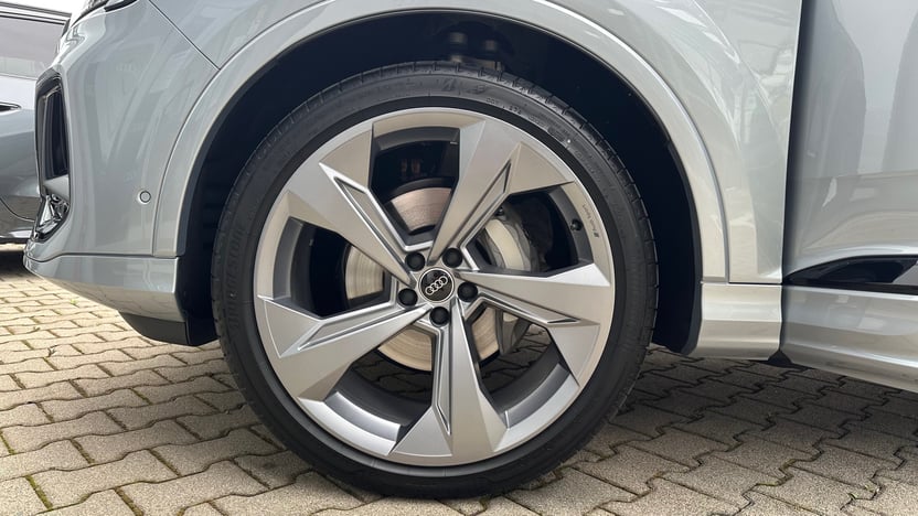 Obrázok Q7 S line 50 TDI quattro TT8