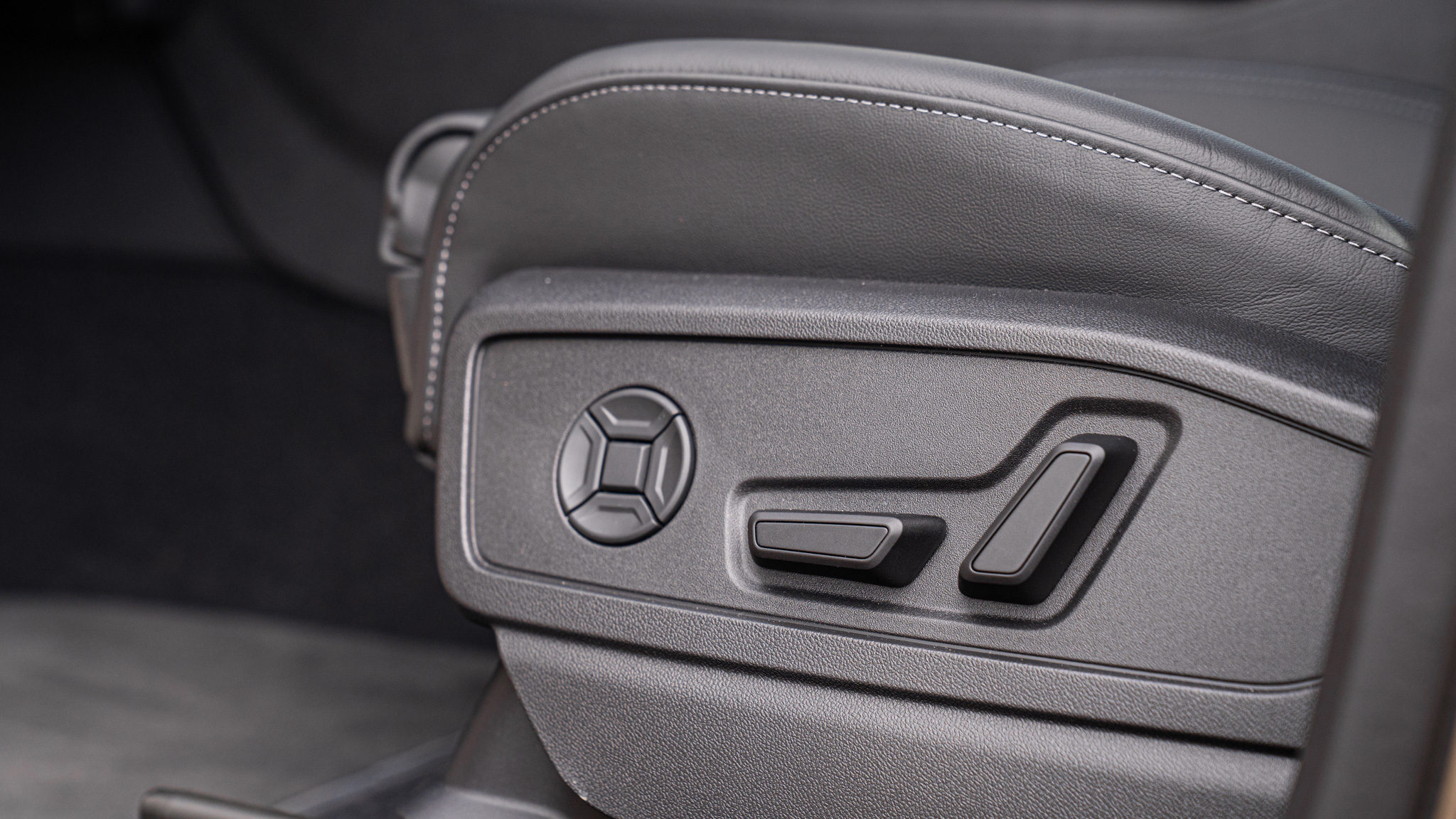 Obrázok Q5 SUV TDI quattro 150kW STR