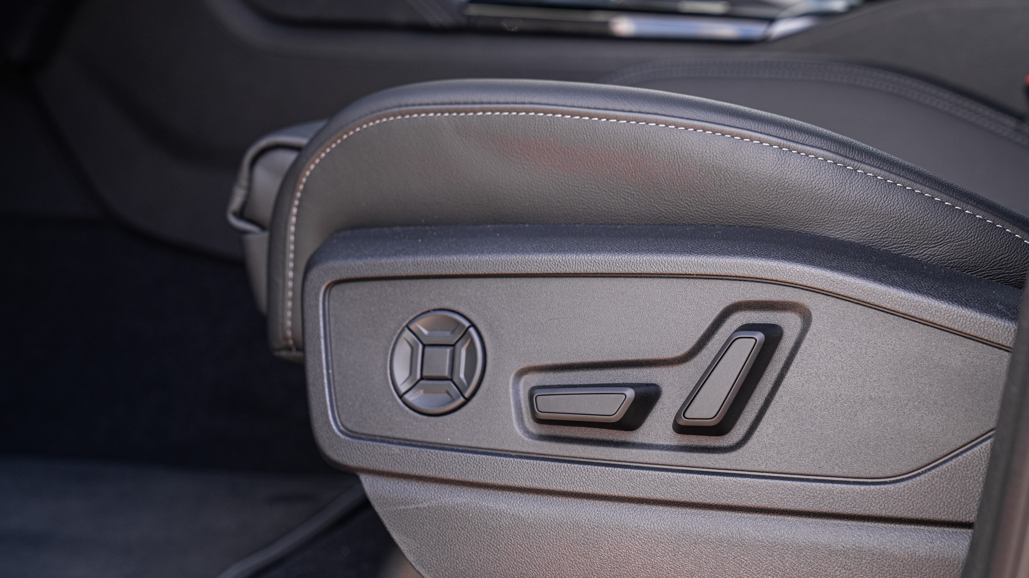 Obrázok Q5 SUV TDI quattro 150kW STR