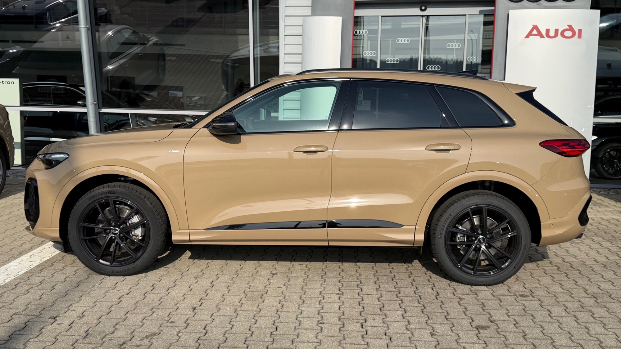 Obrázok Q5 SUV TDI quattro 150kW STR