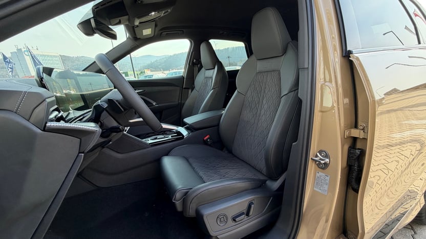 Obrázok Q5 SUV TDI quattro 150kW STR