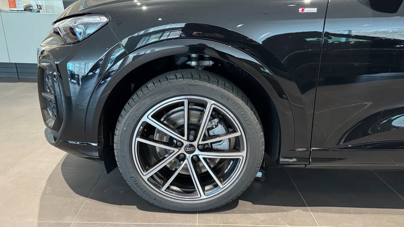 Obrázok Q5 SUV TDI quattro 150kW STR