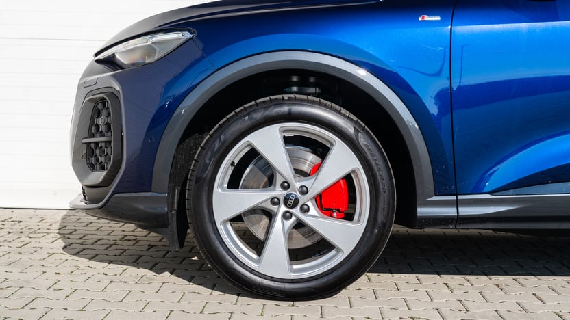 Obrázok Q5 SUV TDI quattro 150kW STR