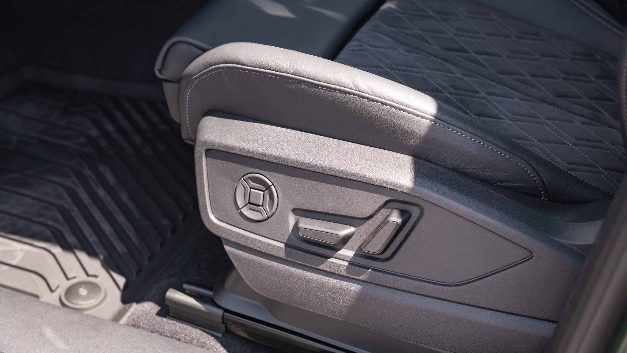Obrázok Q5 SUV TDI quattro 150kW STR