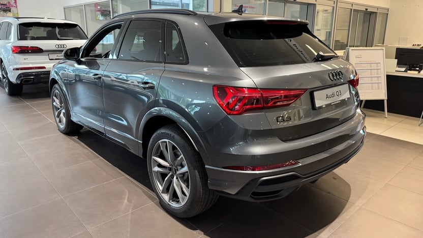 Obrázok Q3 Sport edition 40 TFSI quattro STR