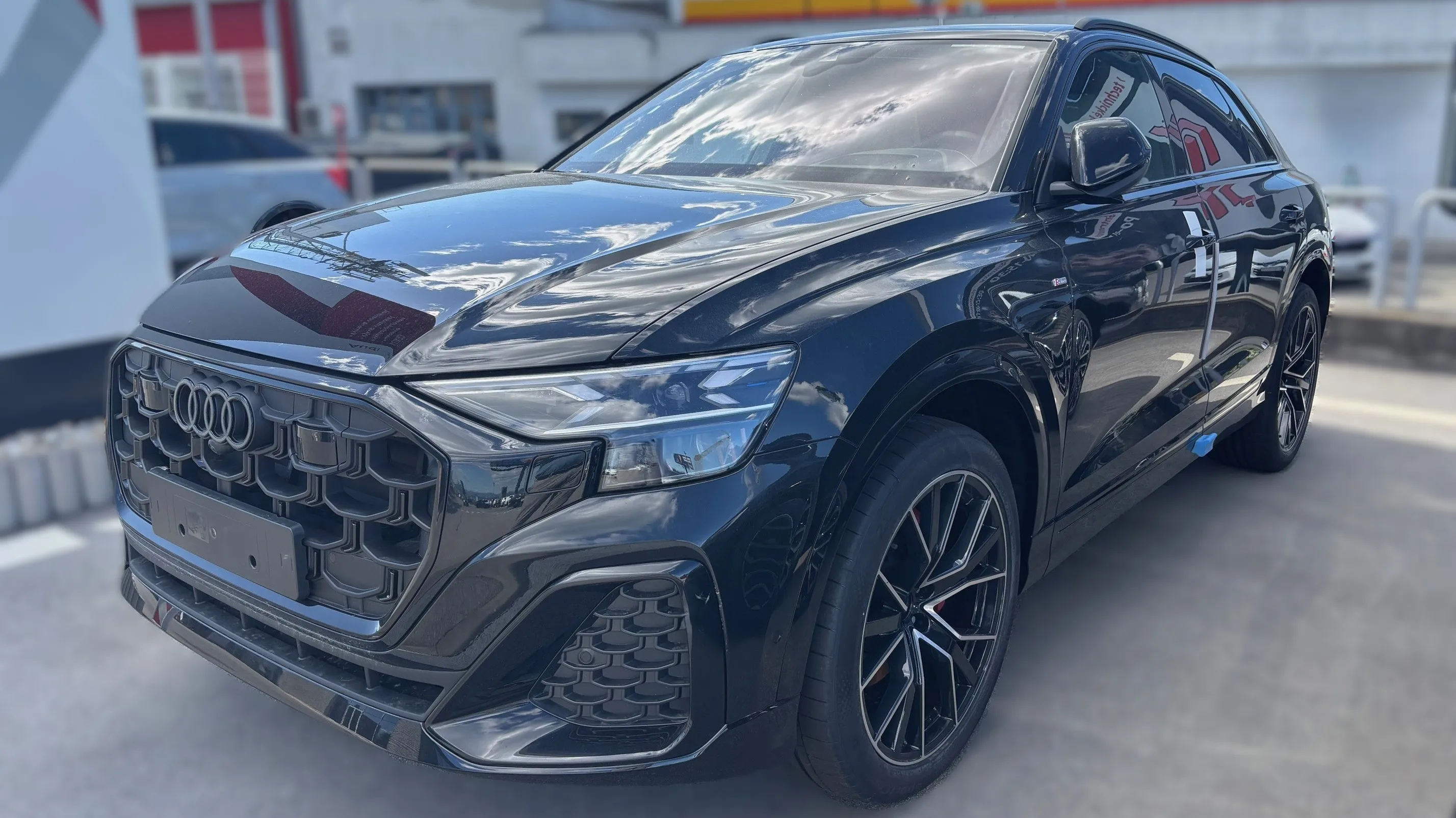 Obrázok Q8 SUV TDI quattro 210kW