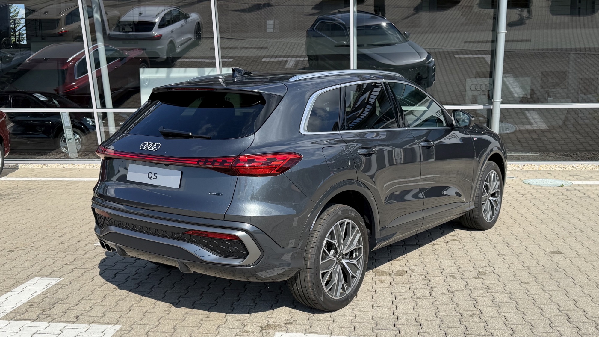 Obrázok Q5 SUV TDI quattro 150kW STR